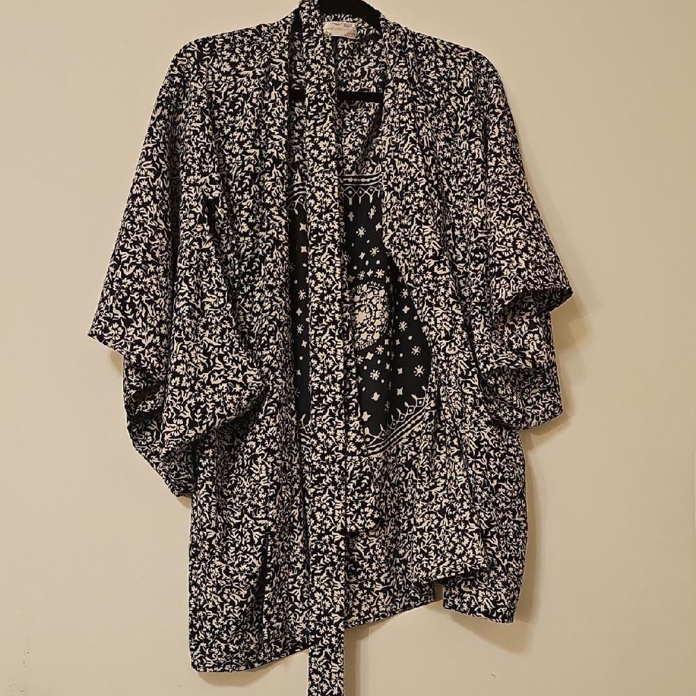 Band of Gypsies Monochrome Floral Kimono